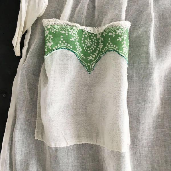 エプロン・三角巾 1930s Hand Made Tenerife Lace Half Apron Vintage Green and White Half Apron - Sheer Cotton Handmade – In