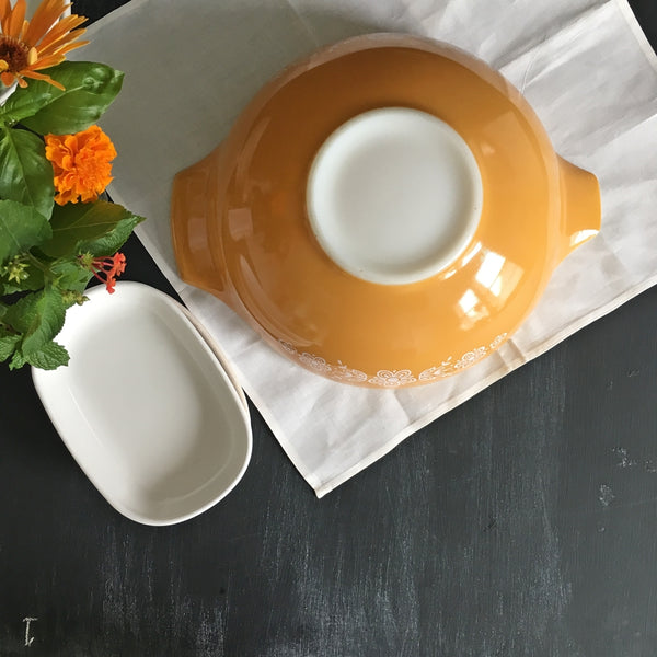 Early Americana Vintage Pyrex Nesting Mixing Bowl With Handles 441 1 1/2 PT  Brown White 