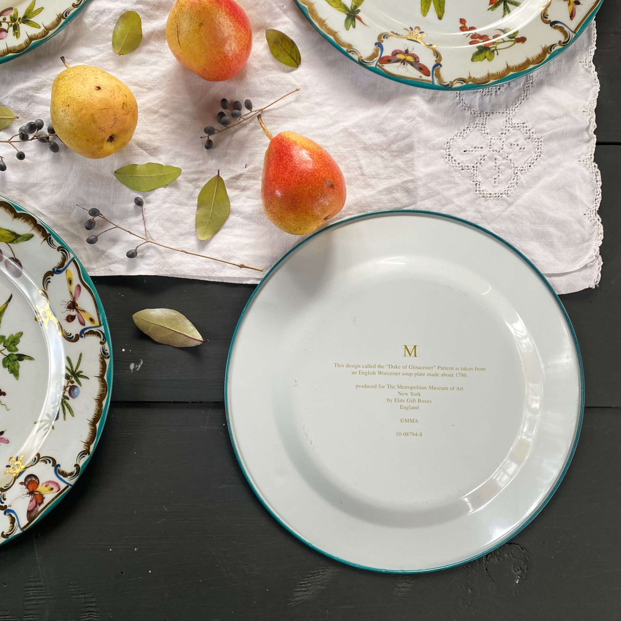 Botanical Metal Picnic Plates from the Metropolitan Museum of Art Featuring Worcester Pottery's Duke Of Gloucester Pattern  - Set of Four