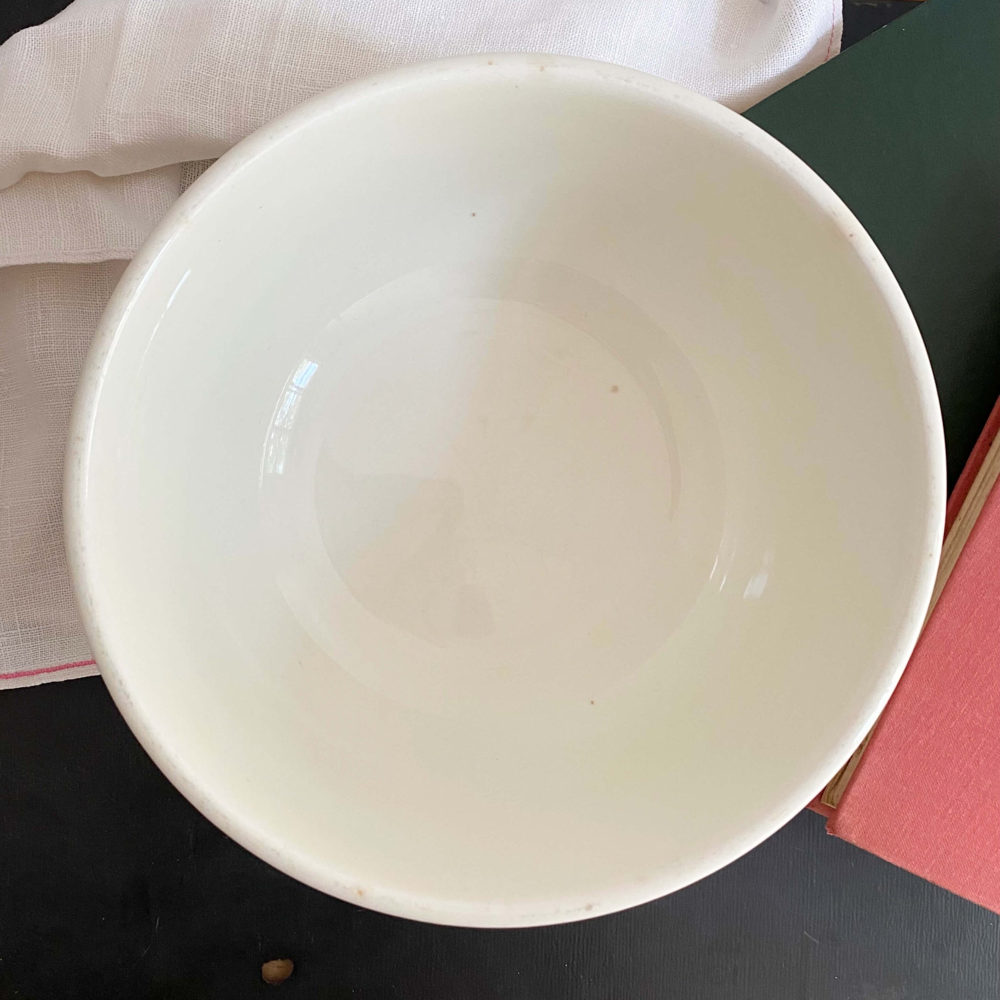 Vintage 1950s Universal Ballerina Moss Rose Mixing Bowl - 3 quart 6 oz Size