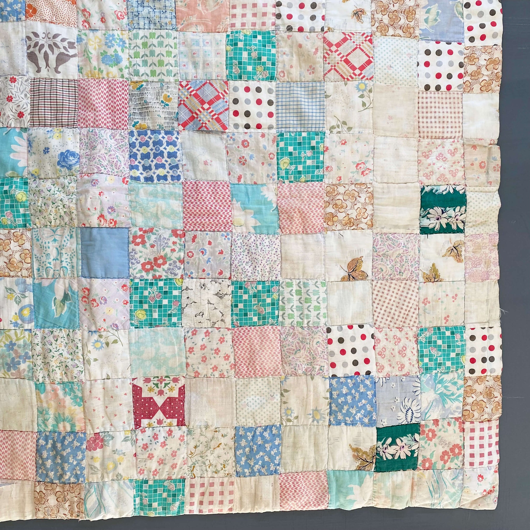 Vintage 1930s Handmade Quilt 34x43 - Needs Repair