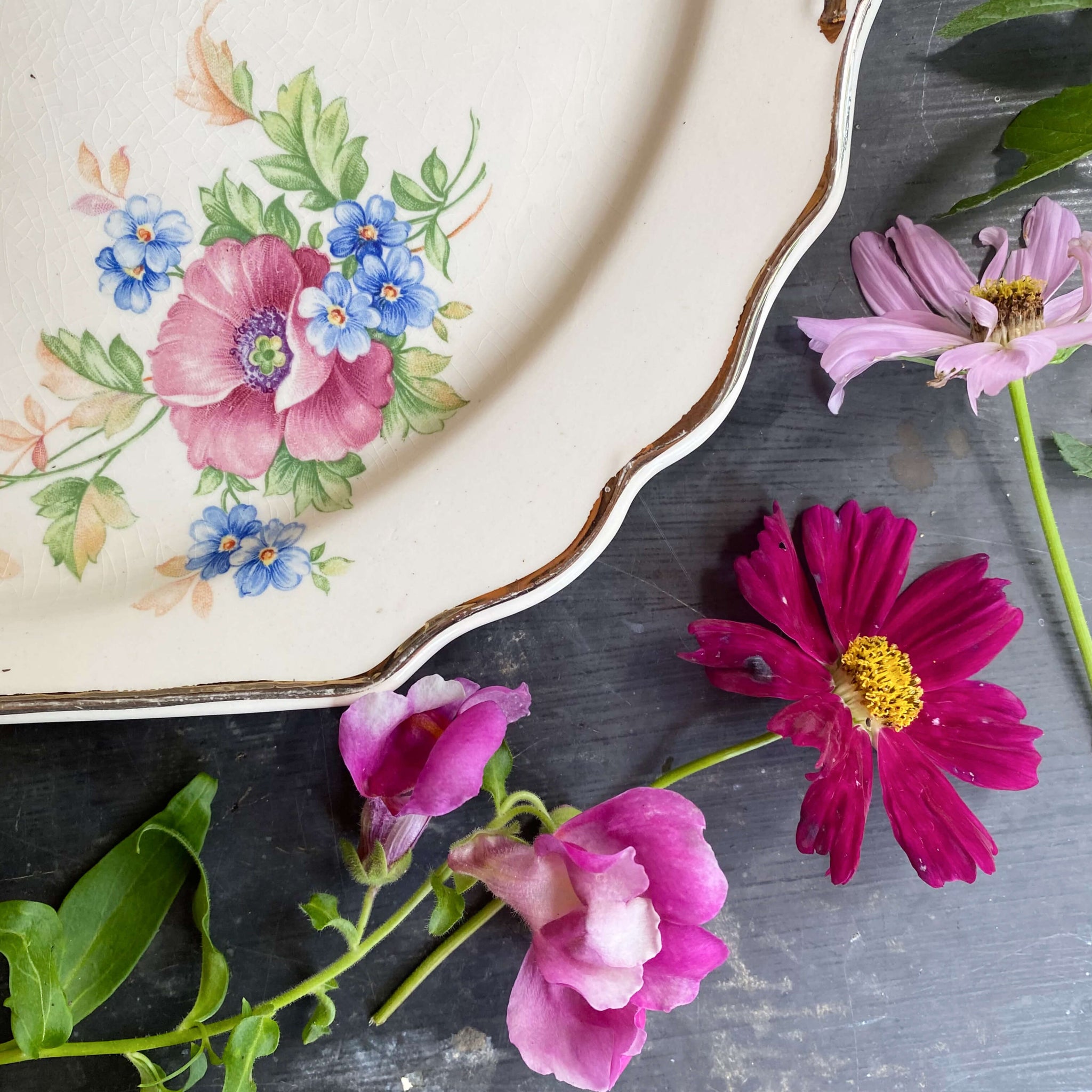 Vintage 1930s/1940s Square Cake Plate by Harker - Amy Pattern with Pla ...