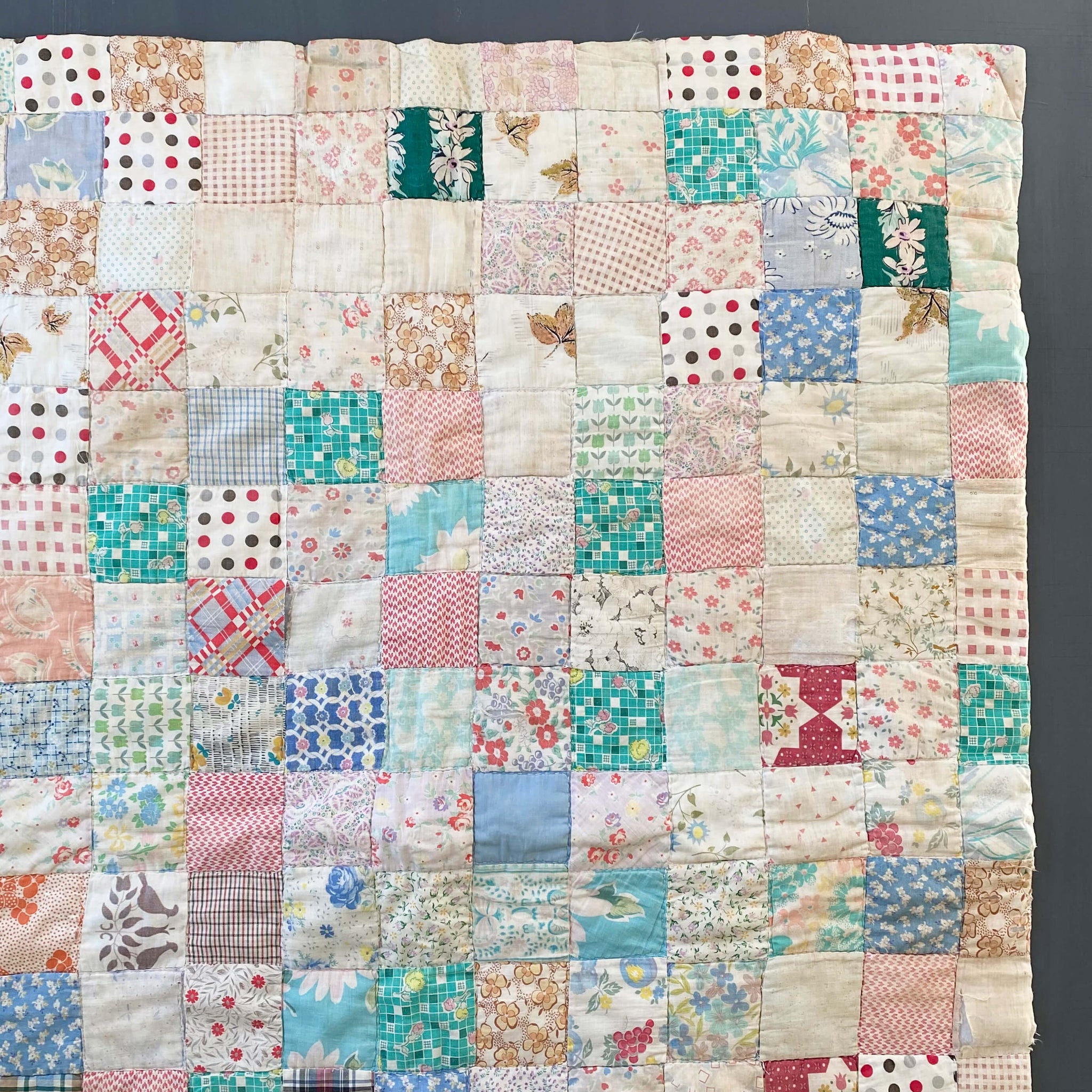 Vintage 1930s Handmade Quilt 34x43 - Needs Repair