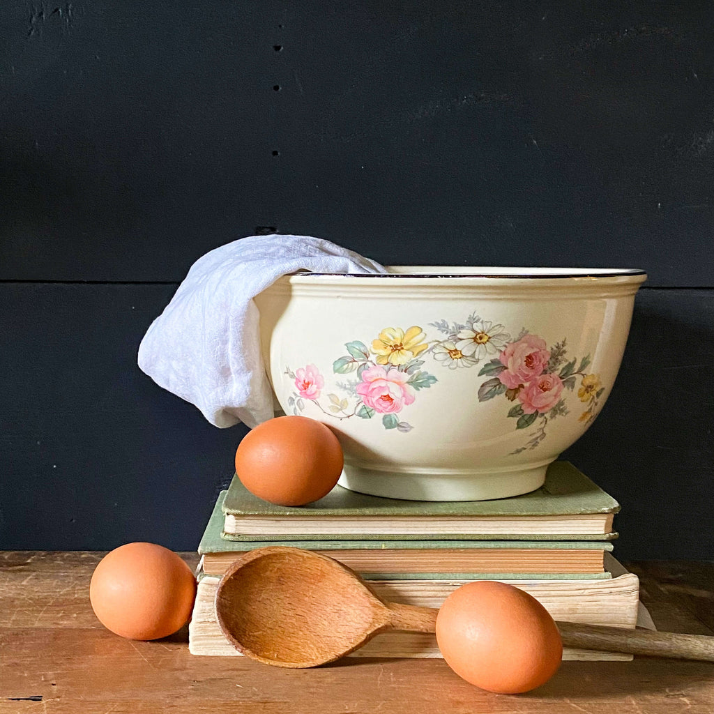 Vintage 1940s Kitchen Kraft Floral Mixing Bowl - Armand Pattern by Homer Laughlin