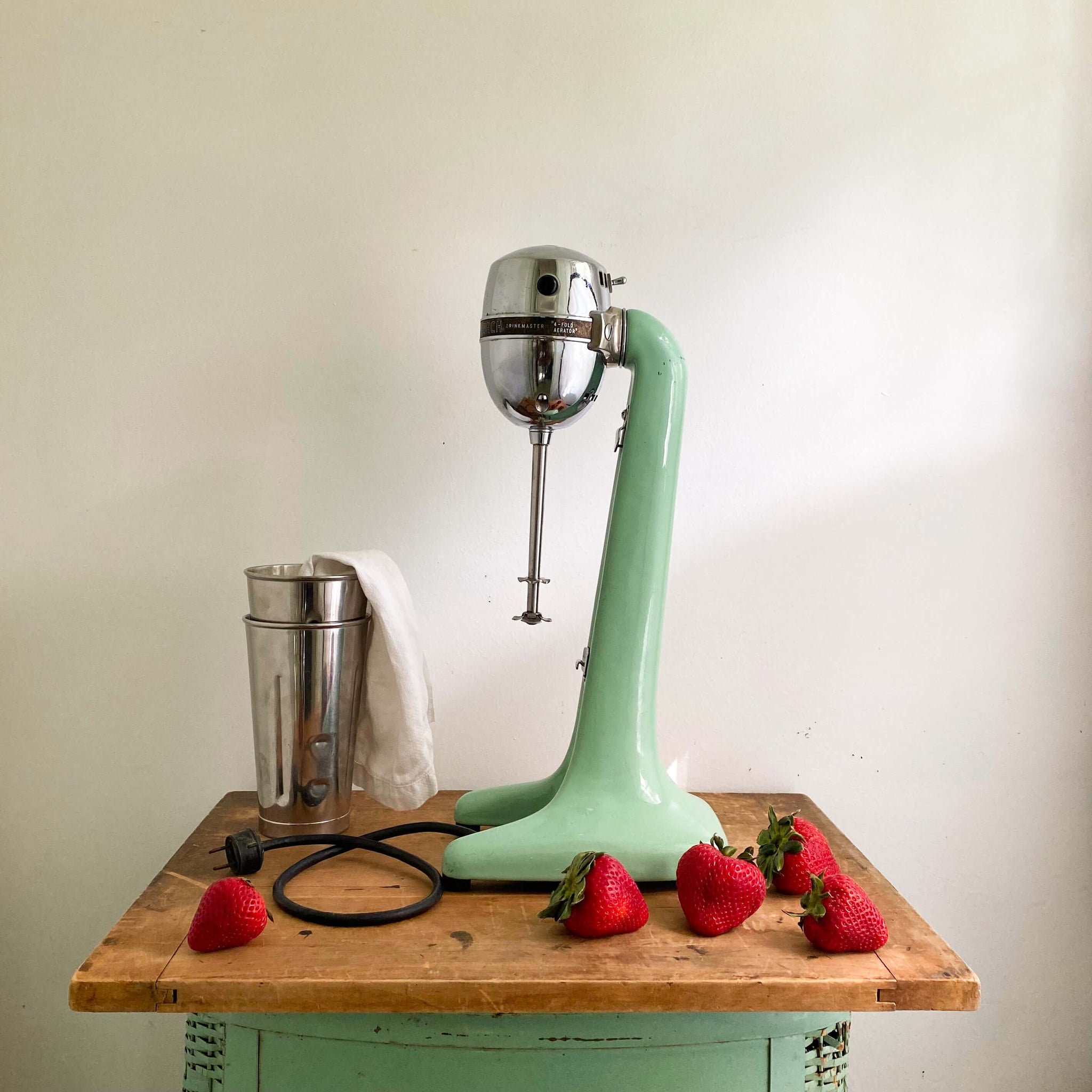 Vintage 1940s Hamilton Beach Drinkmaster Milkshake Machine #30 - Working Condition - Jadeite Green