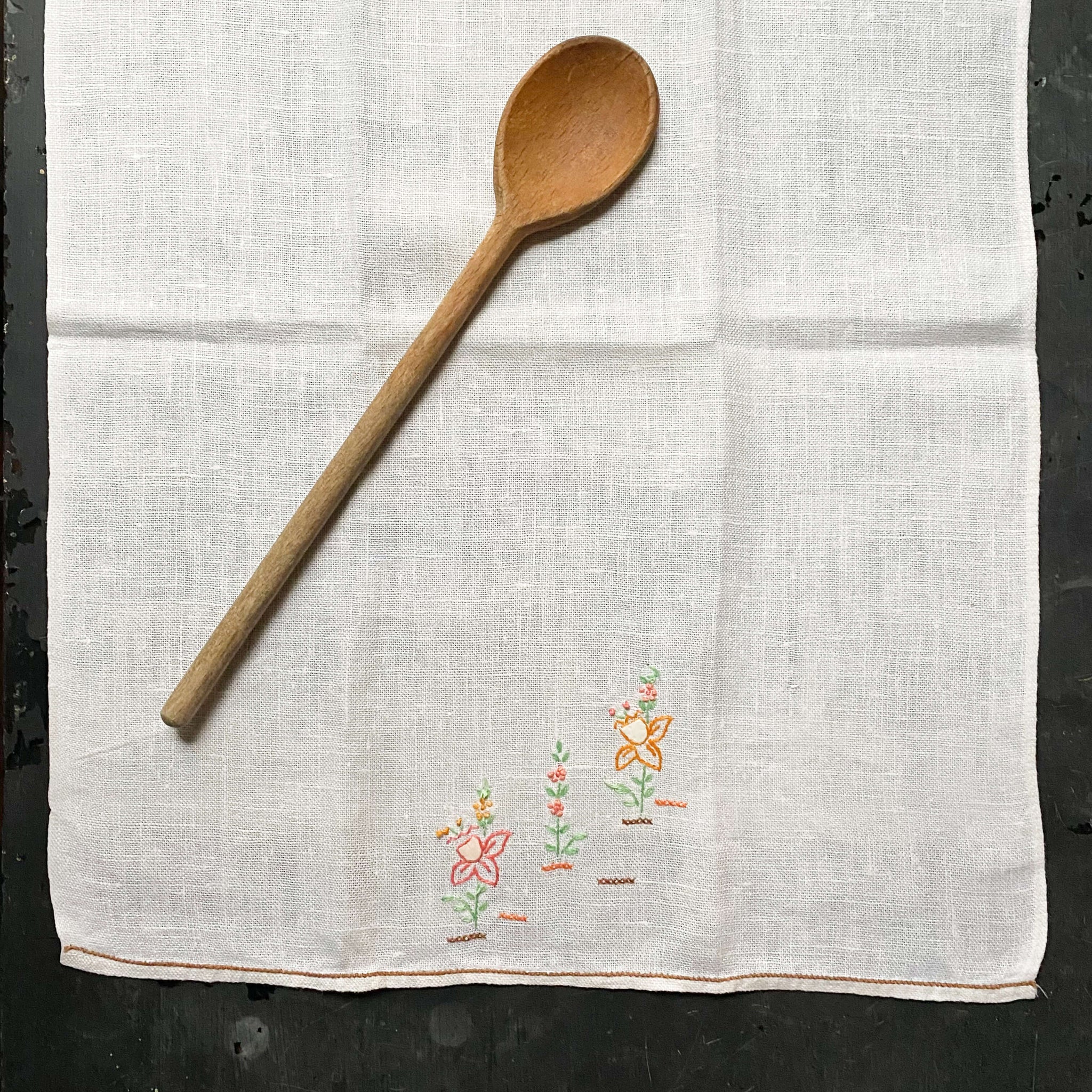Vintage Embroidered Kitchen Linen Tea Towel with Daffodil Flowers