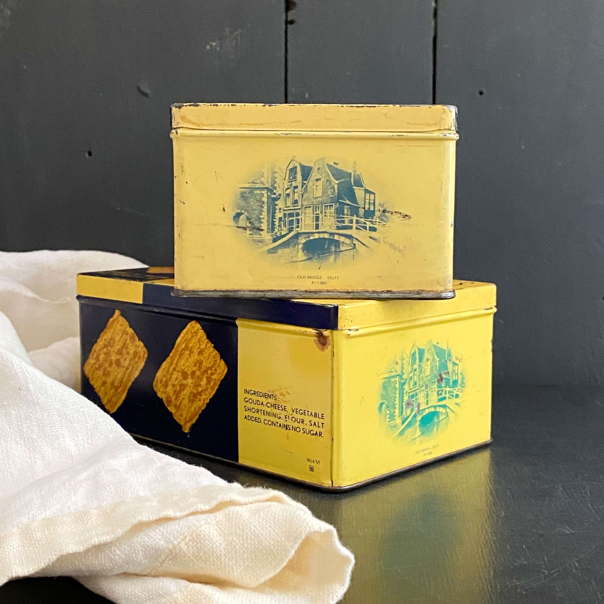 Vintage Holland Che-Cri Cheese Crispies Tin circa 1960s-1970s
