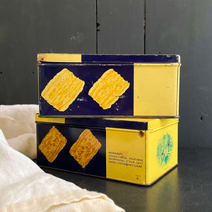 Vintage Holland Che-Cri Cheese Crispies Tin circa 1960s-1970s