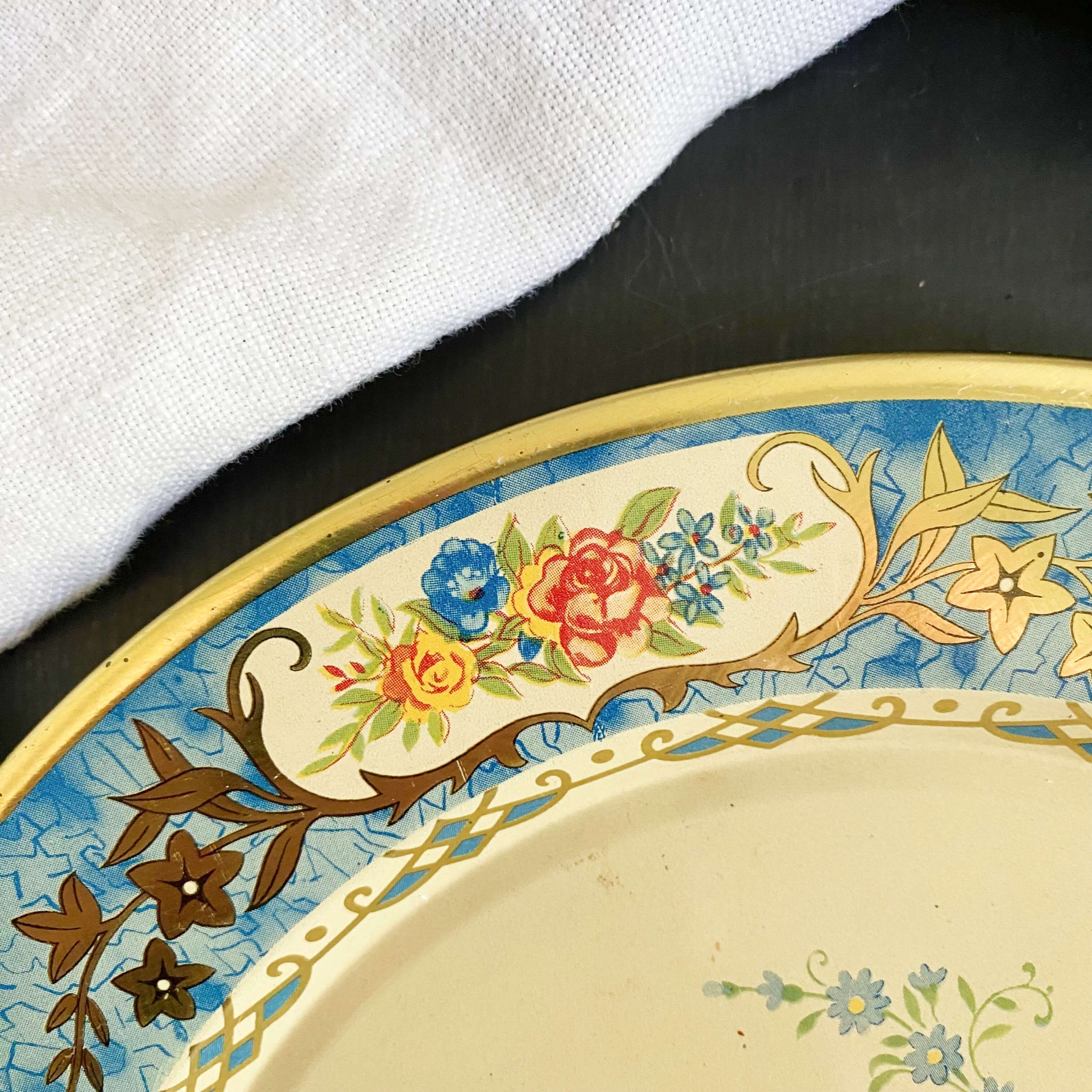 Vintage Daher Floral Tin Plates Made in Holland circa 1950s-1970s - Set of Two