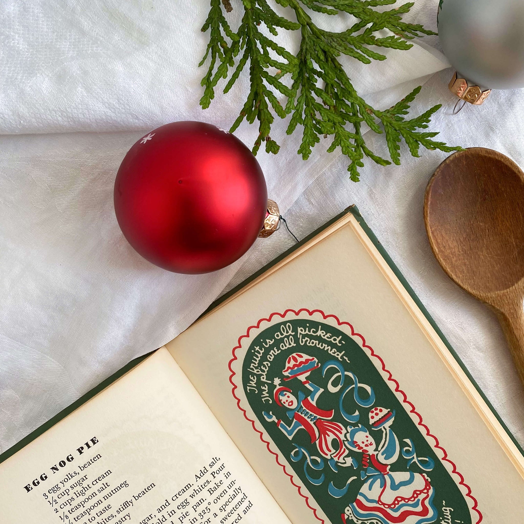 Holiday Party Desserts by Edna Beilenson - Peter Pauper Press 1956 Edition