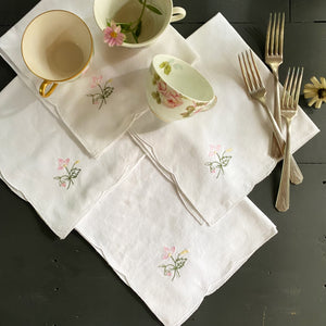 Vintage White Cotton Dinner Napkins with Corner Embroidered Flower - Set of Four