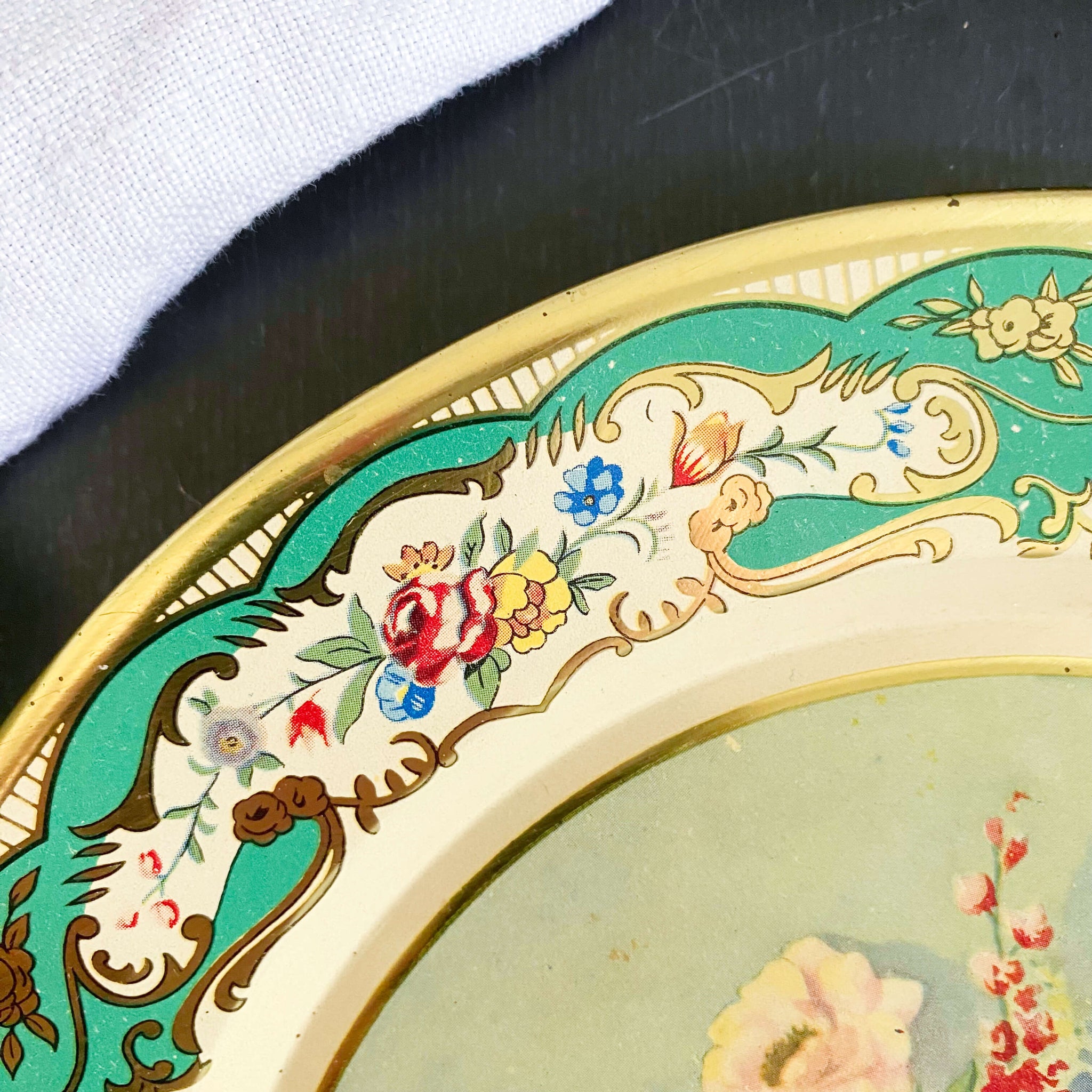 Vintage Daher Floral Tin Plates Made in Holland circa 1950s-1970s - Set of Two