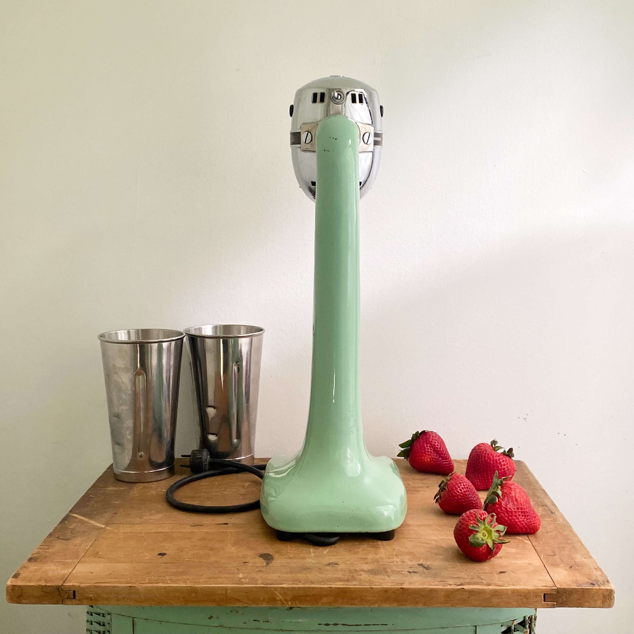 Vintage 1940s Hamilton Beach Drinkmaster Milkshake Machine #30 - Working Condition - Jadeite Green
