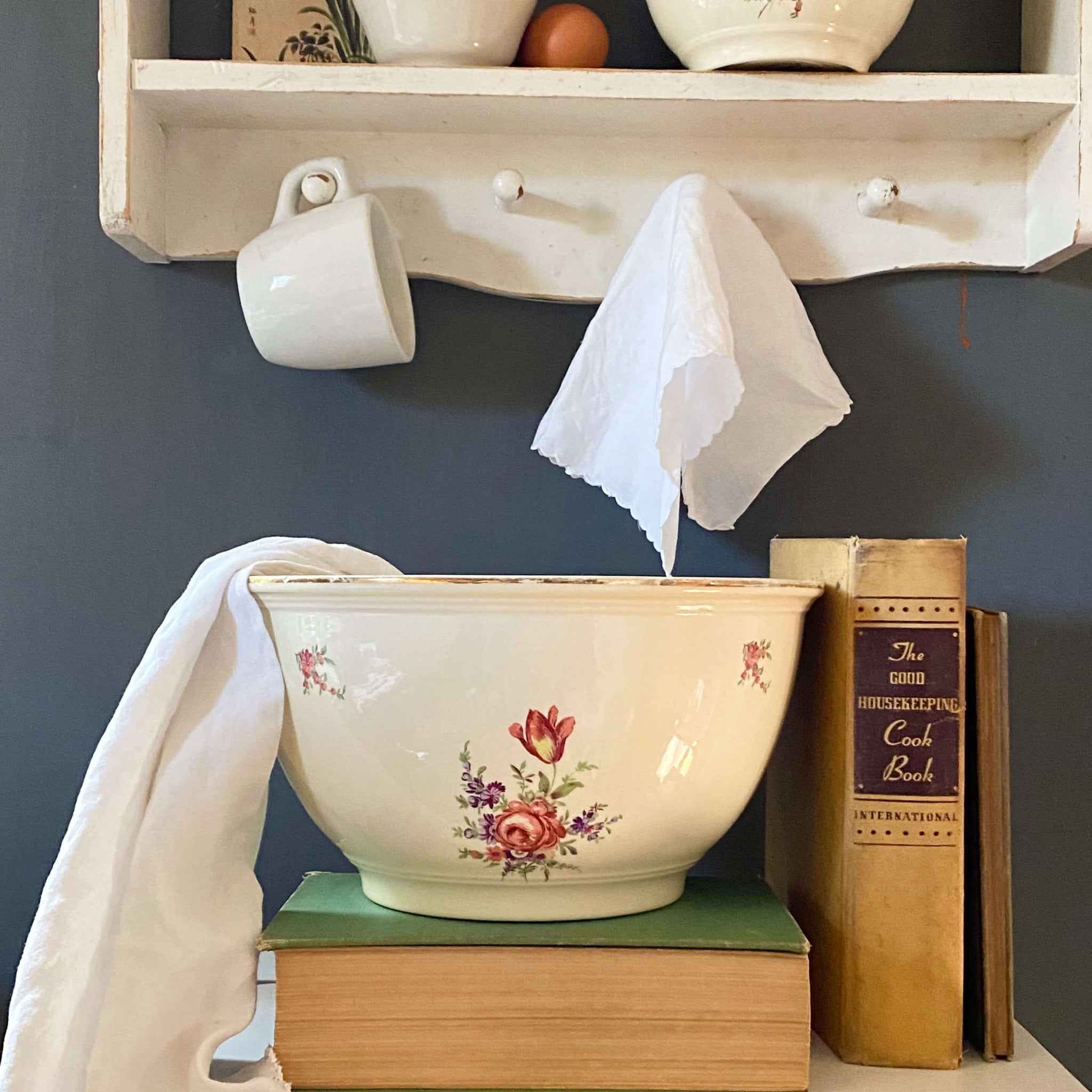 Vintage 1940s Homer Laughlin Kitchen Kraft Mixing Bowls - Priscilla Pattern - Set of Three