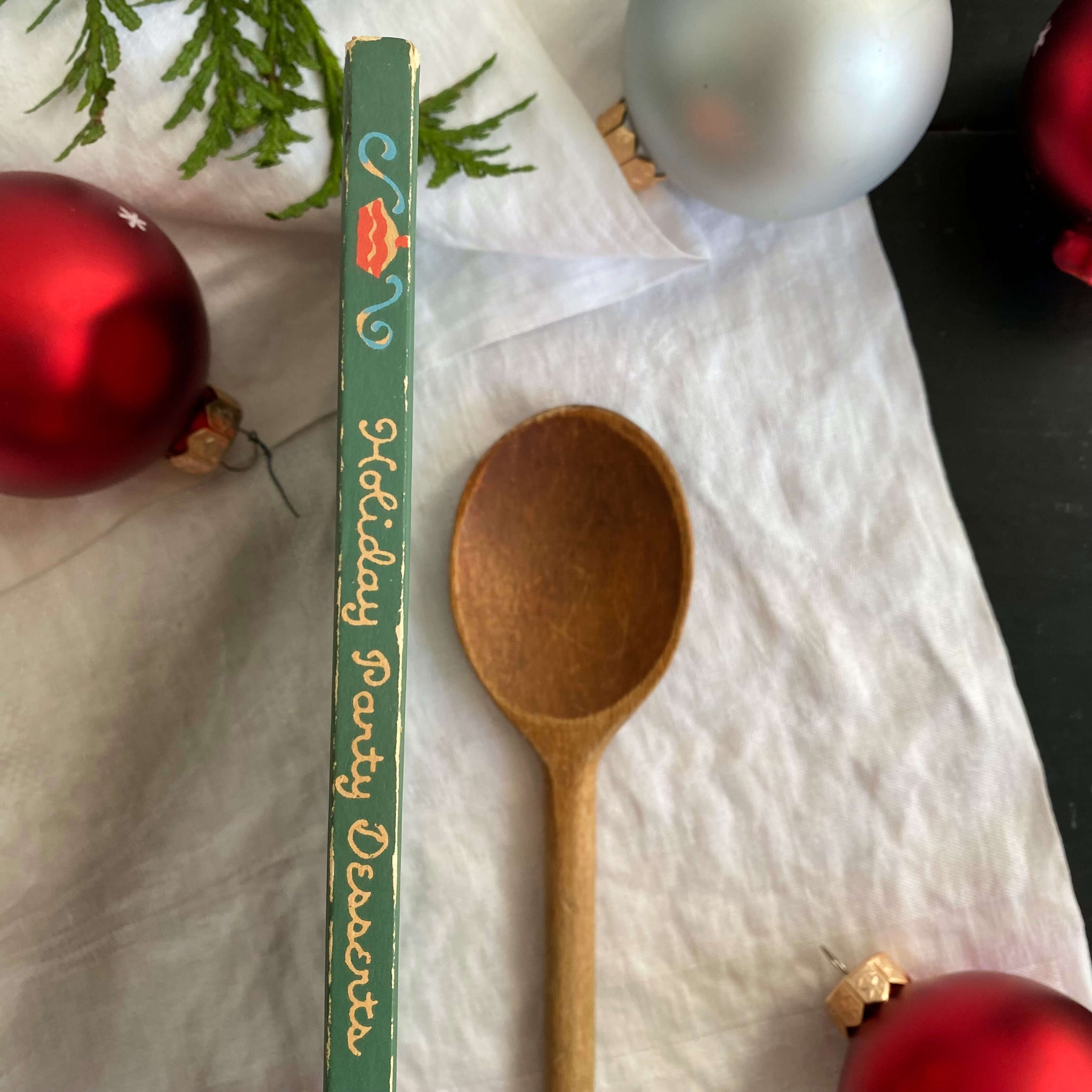 Holiday Party Desserts by Edna Beilenson - Peter Pauper Press 1956 Edition