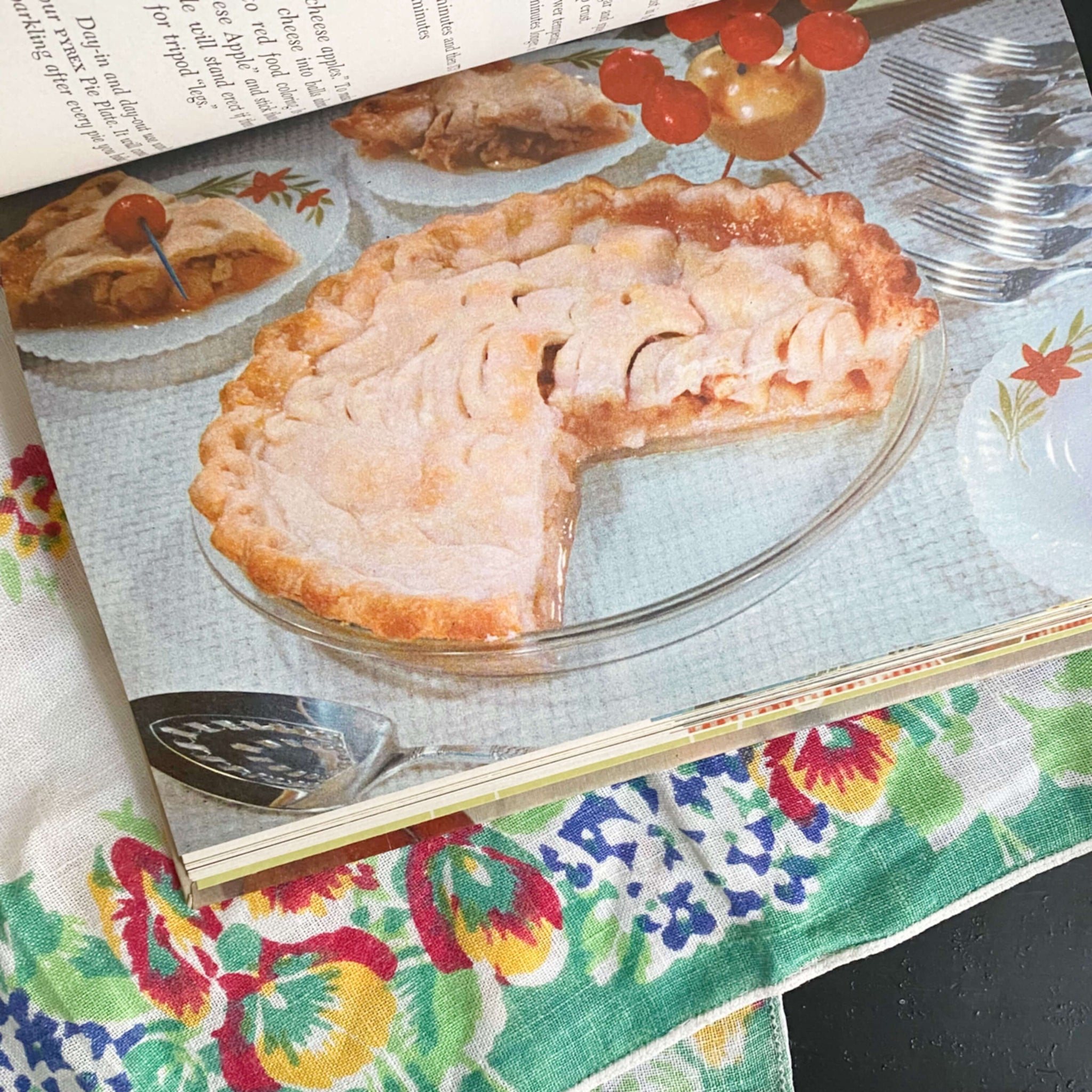 Pyrex Prize Recipes by Corning Glass Works - 1953 Edition