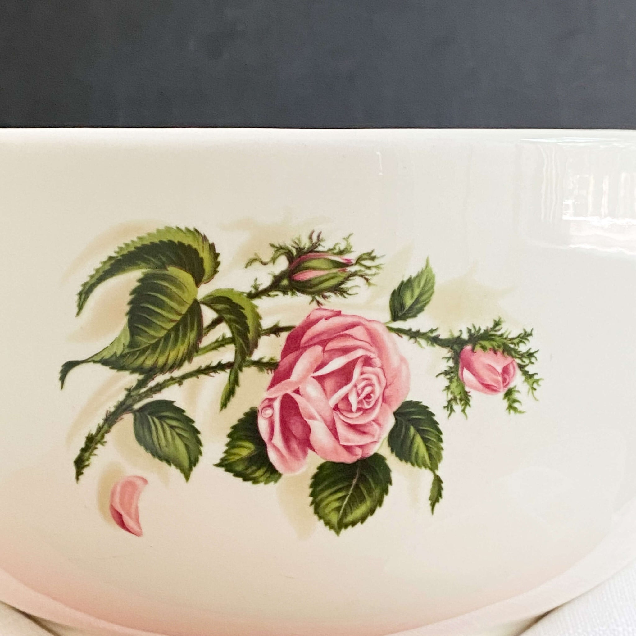 Vintage 1950s Universal Ballerina Moss Rose Mixing Bowl - 3 quart 6 oz Size