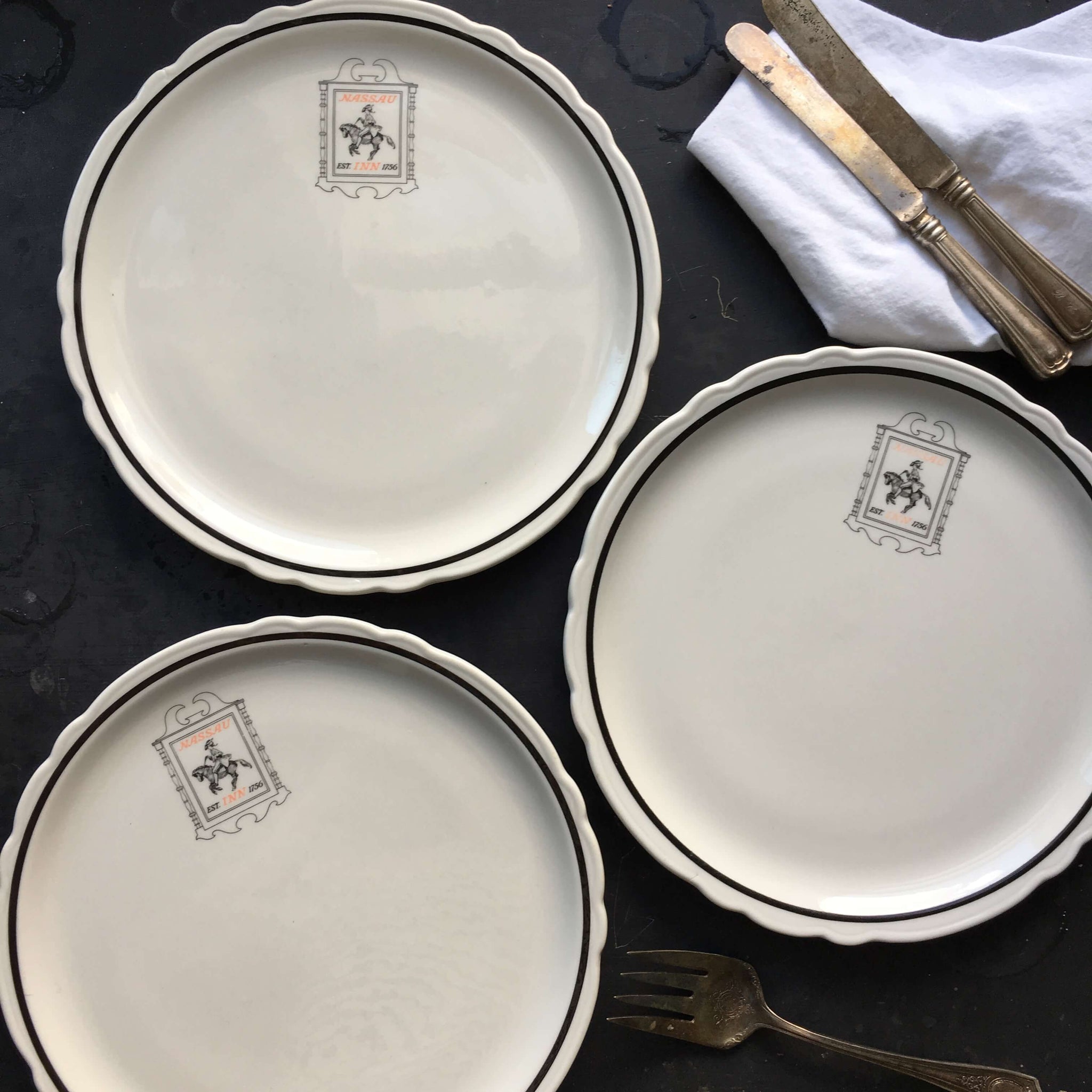 Rare Vintage Nassau Inn Dinner Plates - Princeton New Jersey Restaurantware Hotelware - Set of Three
