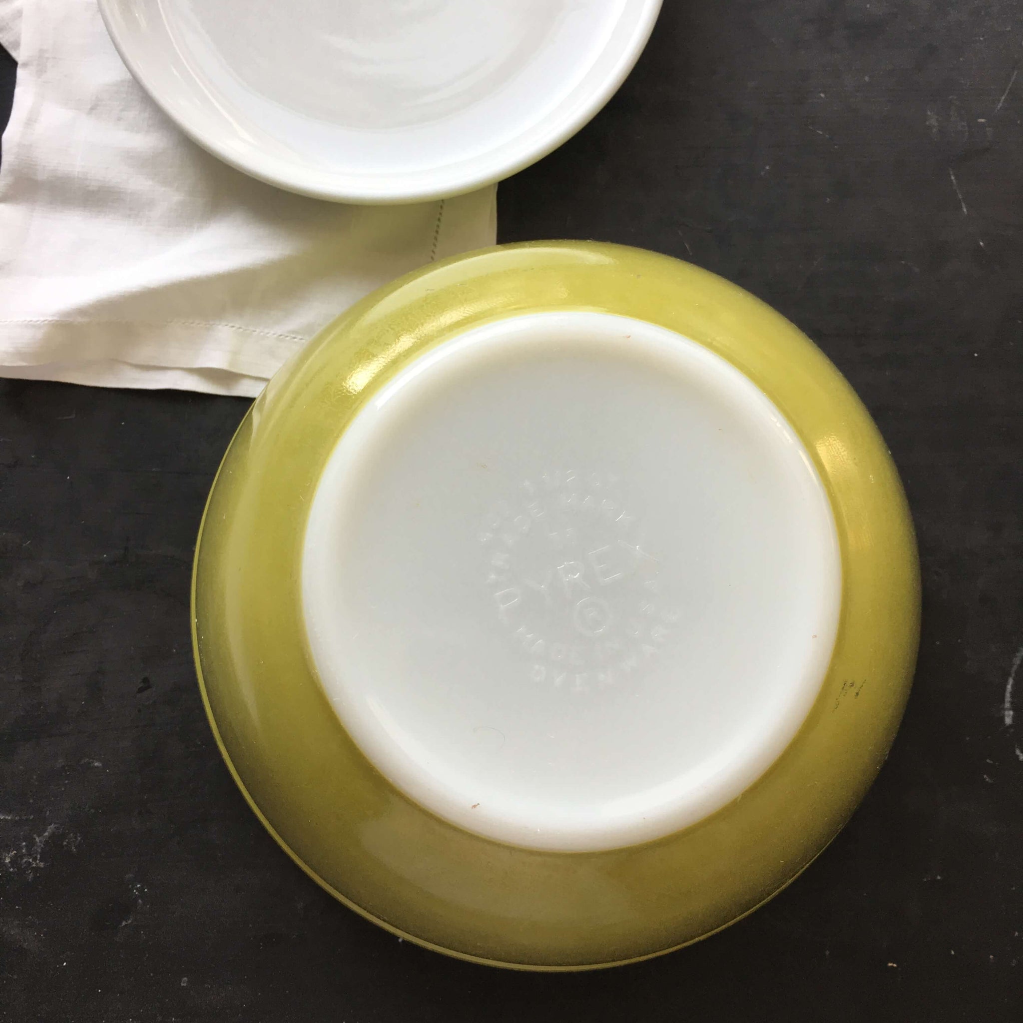 Pyrex Glass Verde Green 7” Mixing Bowl #402 1 1/2 Qt - Ruby Lane