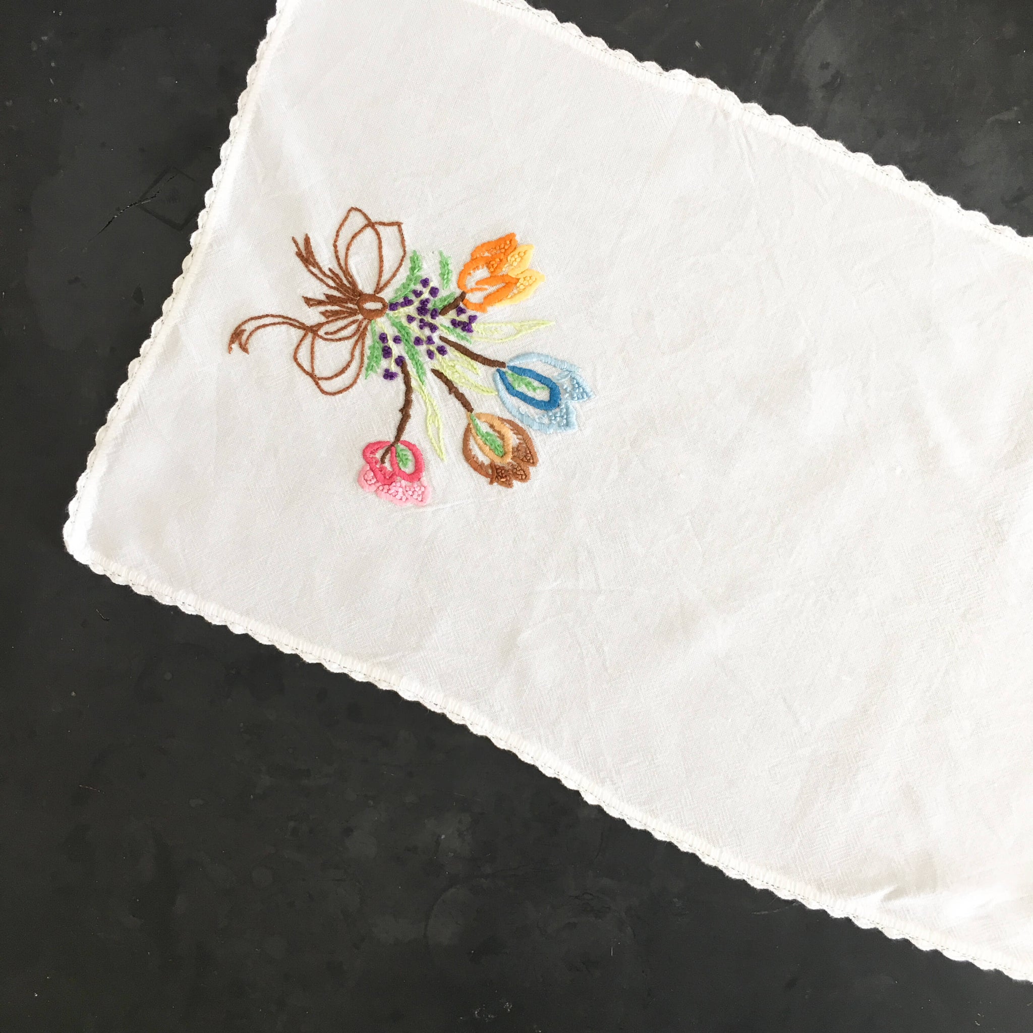 Vintage Embroidered Wool Table Runner - Colorful Tulip Bouquets with Scalloped Crocheted Edge