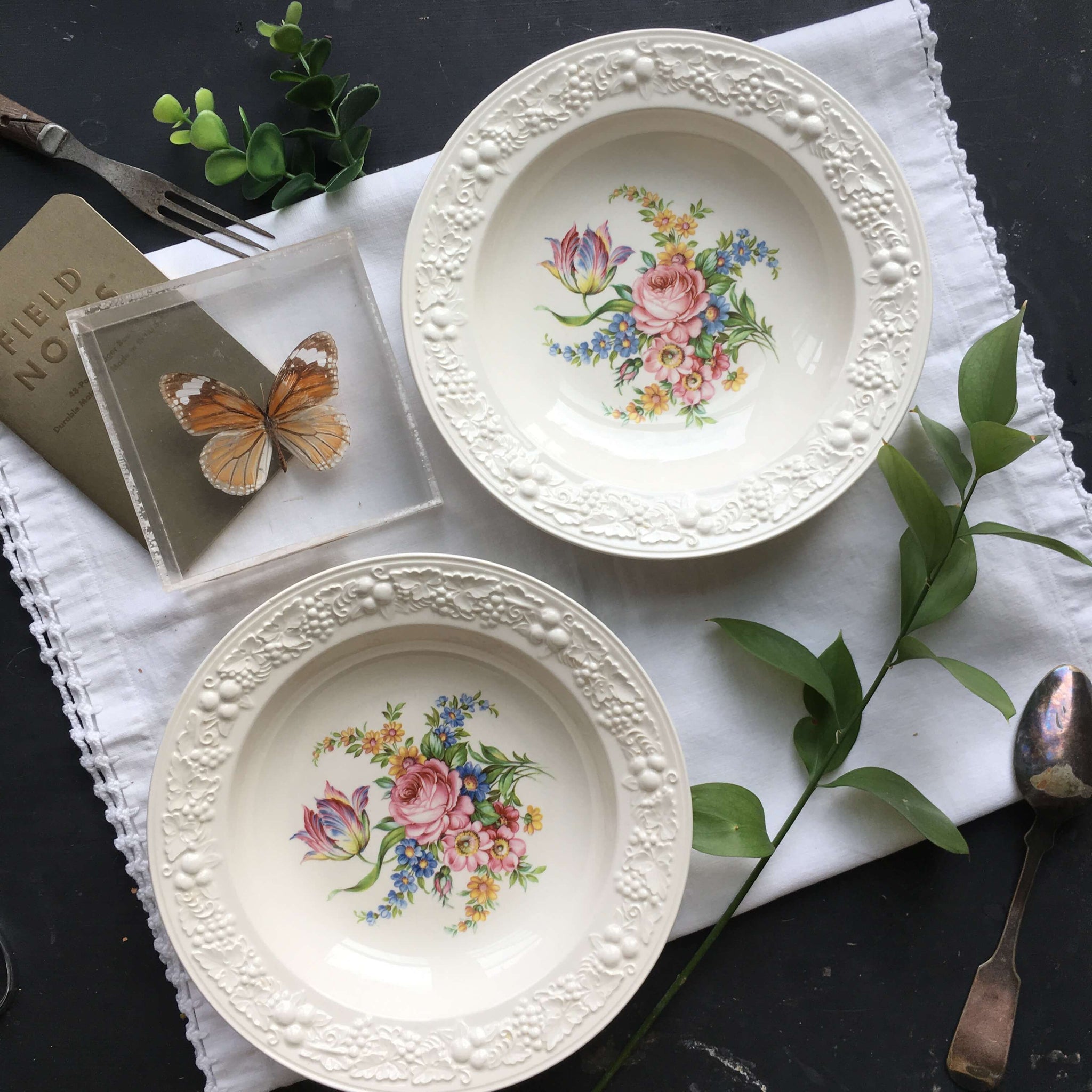 Vintage 1930's Homer Laughlin Theme Eggshell Bowls - Set of Two - Floral Bouquet with Raised Grapevine Rims