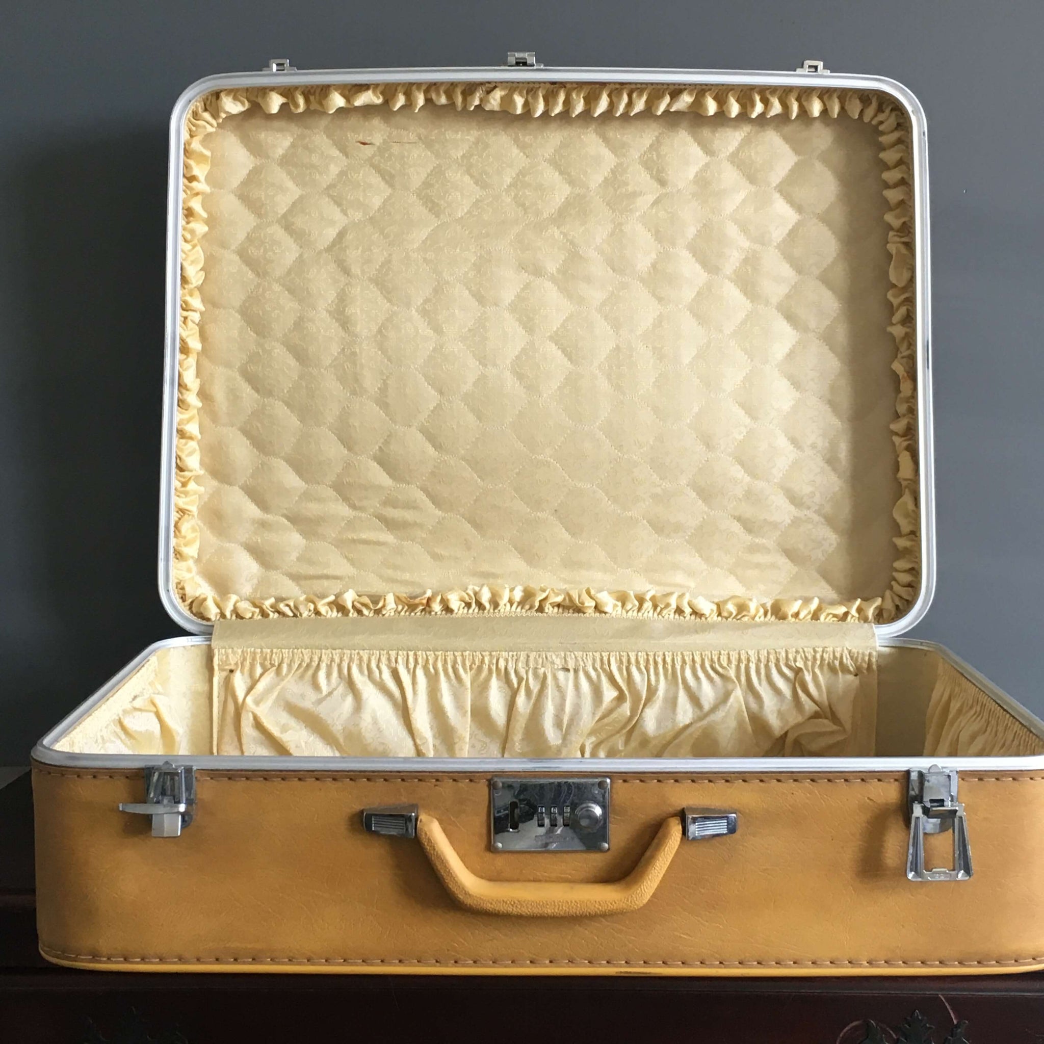 Rare Vintage Yellow Starflite Suitcase Made by Roper Luggage