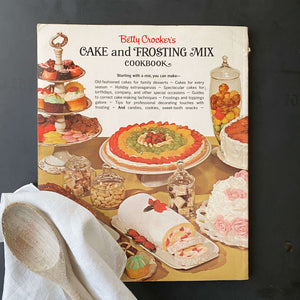 Betty Crocker's Cake and Frosting Mix Cookbook - 1966 Edition 4th Printing