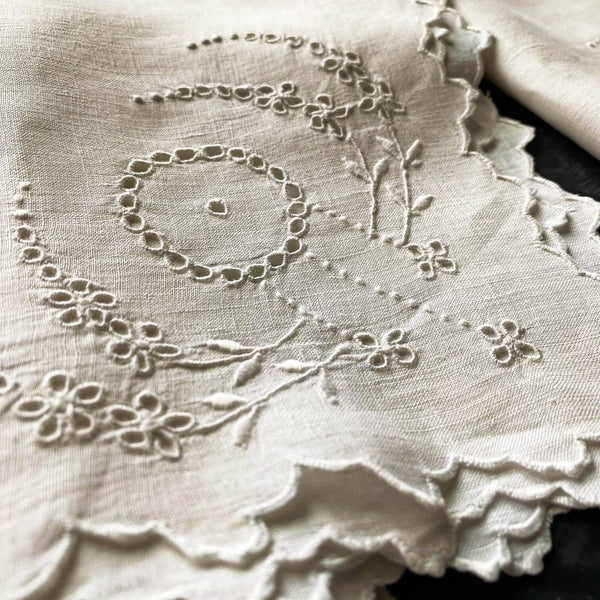 Antique White Dinner Napkins with Broderie Eyelet Cutwork Embroidery W ...