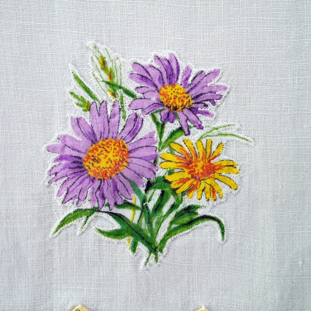 Vintage Linen Napkin with Aster Flower Bouquet Applique and Scalloped Edging