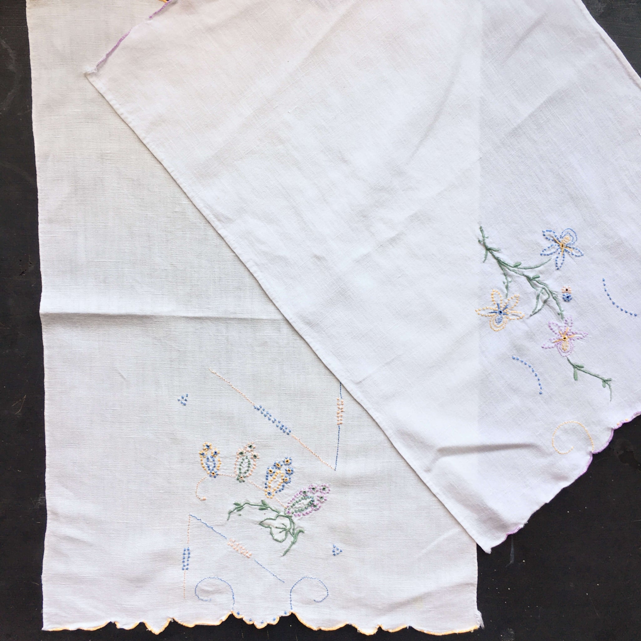 Vintage Embroidered Floral Fingertip Towels - Set of Two circa 1920s-1940s