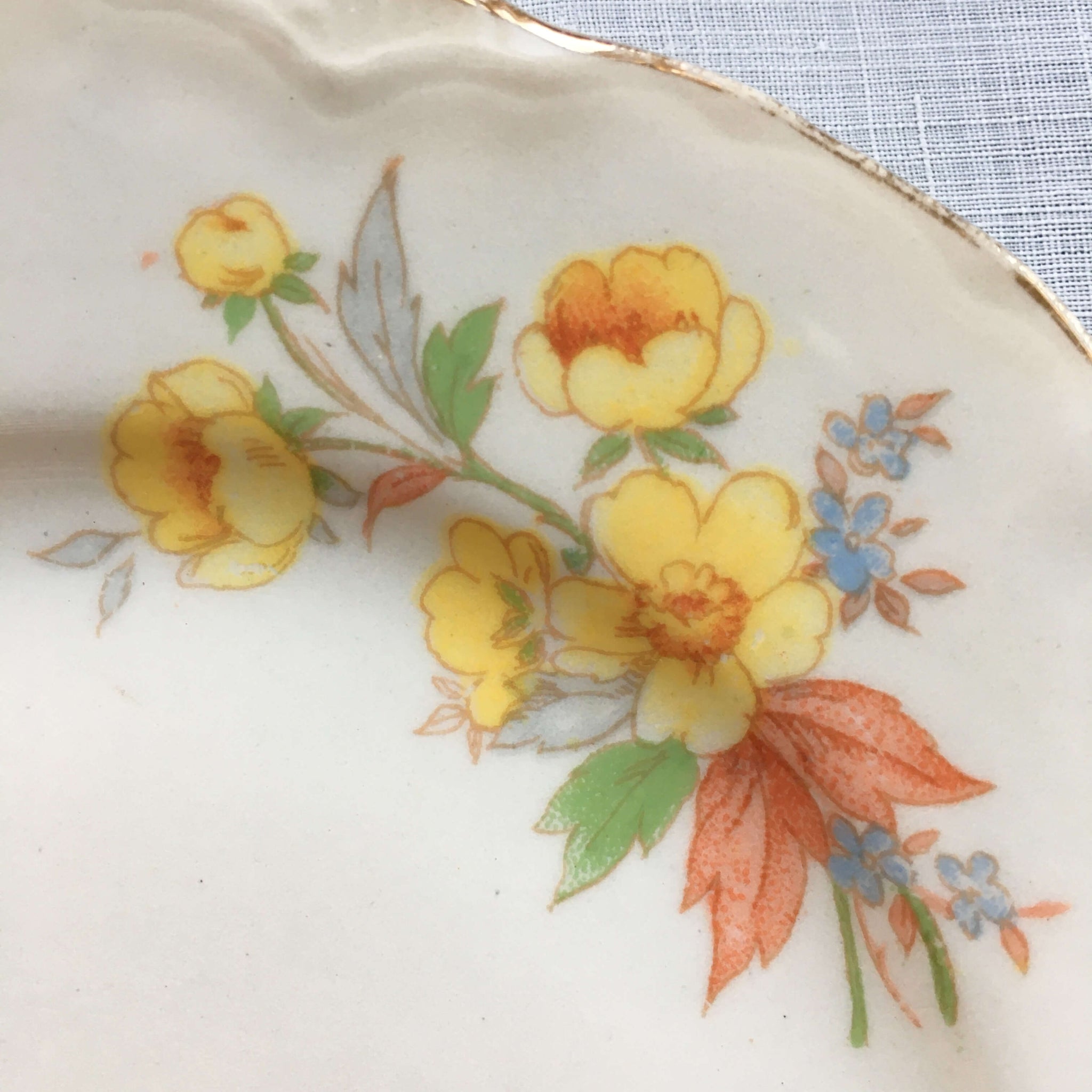 Vintage 1940s Yellow Floral Bread and Butter Plates - Homer Laughlin Susan Pattern - Set of 3 circa 1948