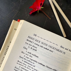 Secrets of Chinese Cooking - Tsuifeng and Hsiangju Lin - 1960 Edition