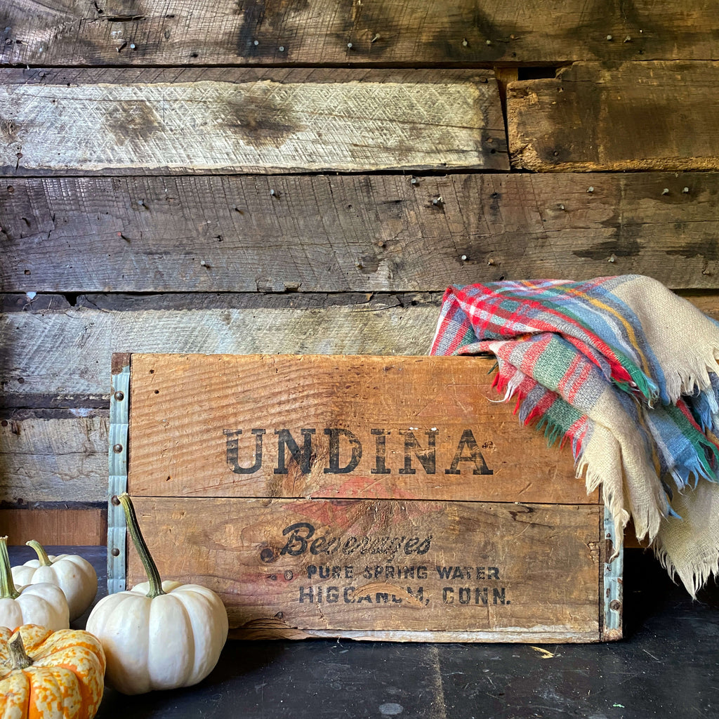 Vintage 1960s Wooden Crate - Undina Beverage Company - Connecticut White Birch Beer