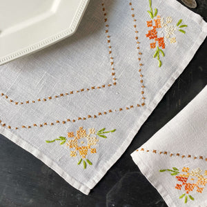 Vintage Orange Floral Embroidered Linen Set - Napkins and Runner