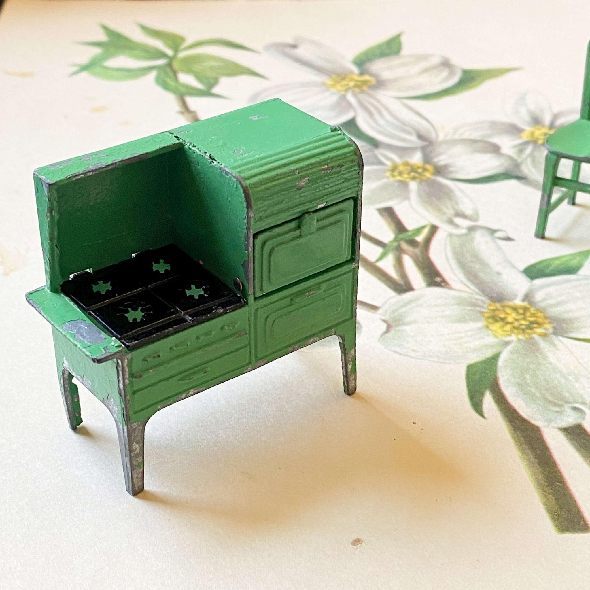 Vintage 1930s Green Tootsietoy Stove and Chair Miniature