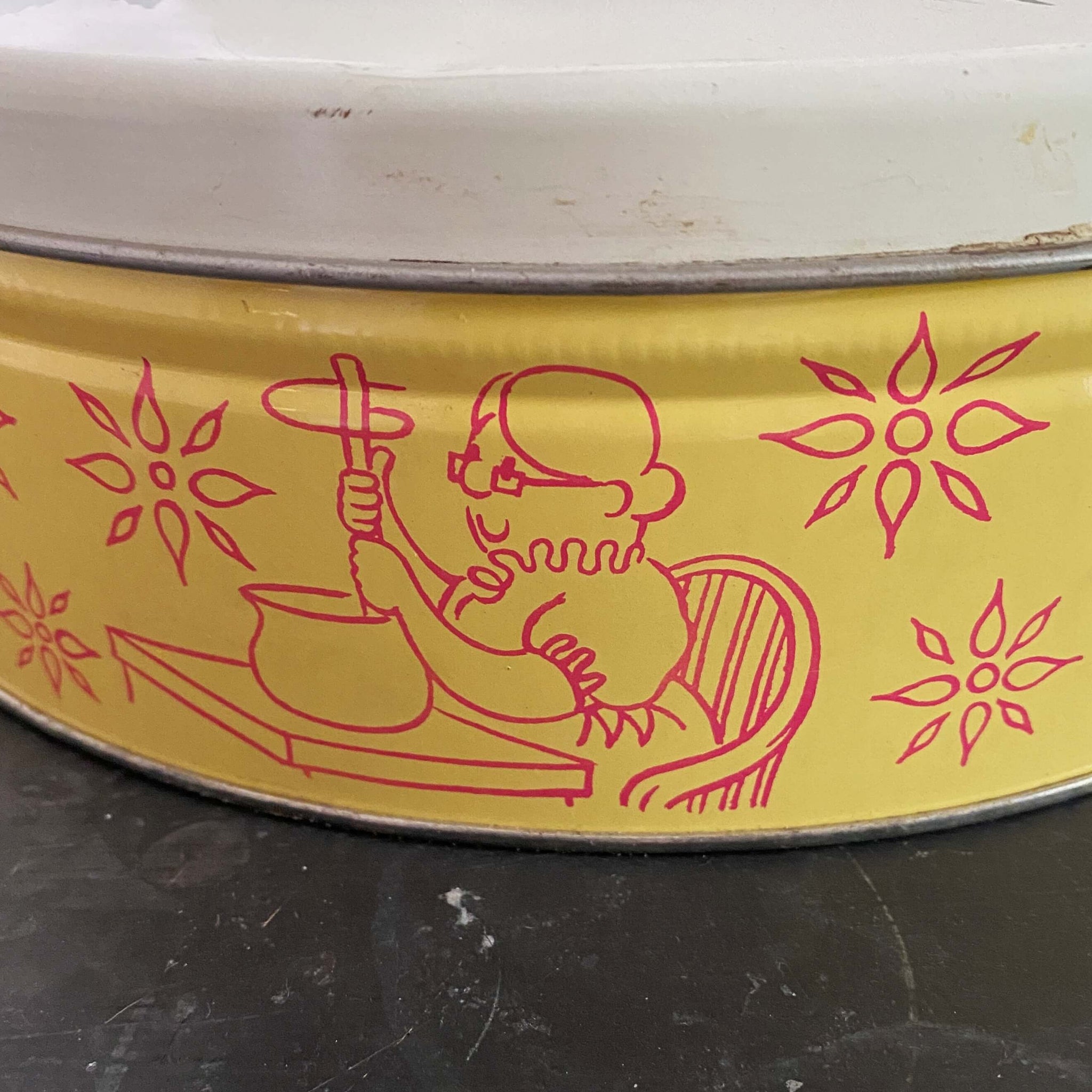 Vintage 1960s Mismatched Confectionary Tin - Hills of Westchester & Deer Park Baking Company