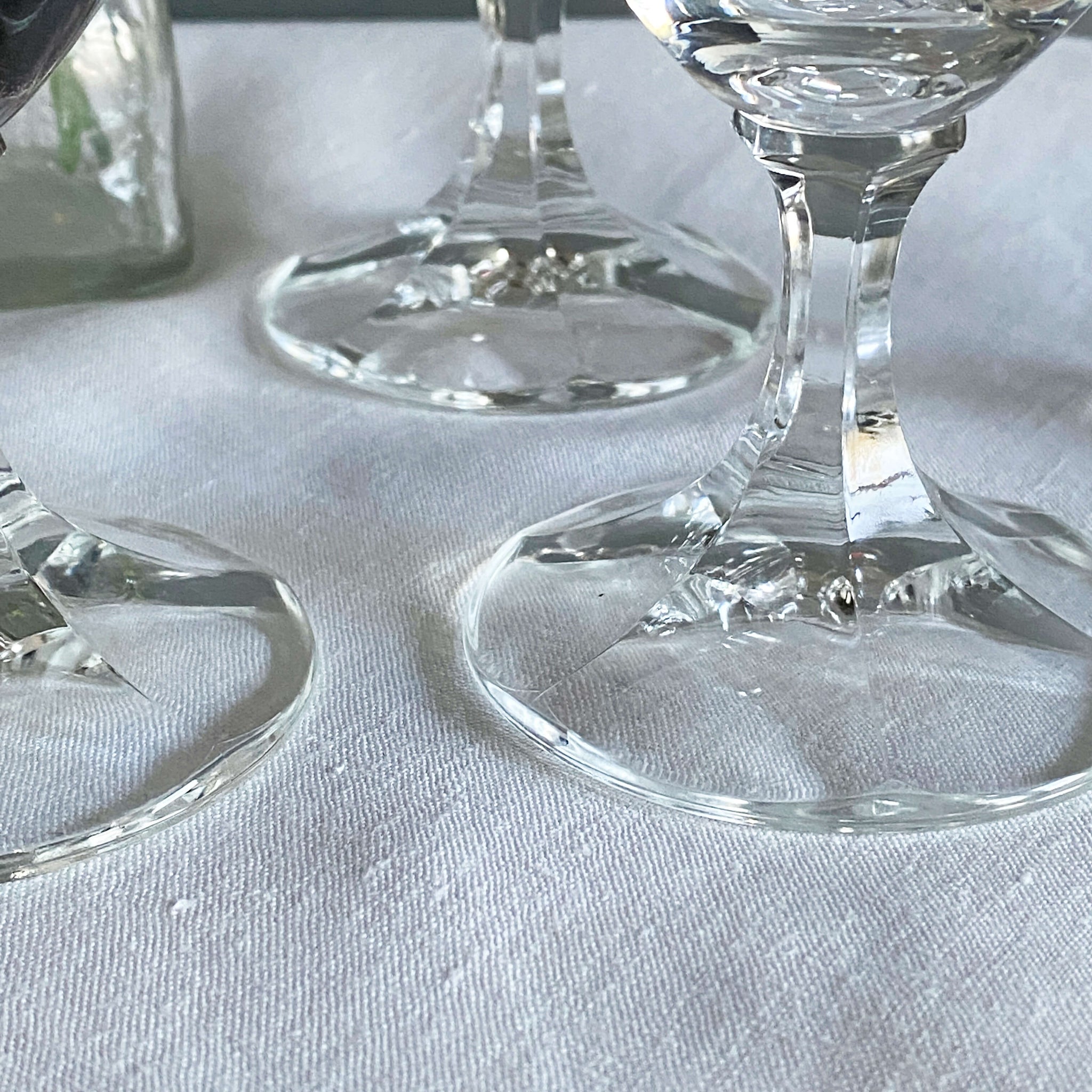 Vintage Vienna Fine Crystal Saxony Wine Glasses w/Gold Rim 190ml Style 4118