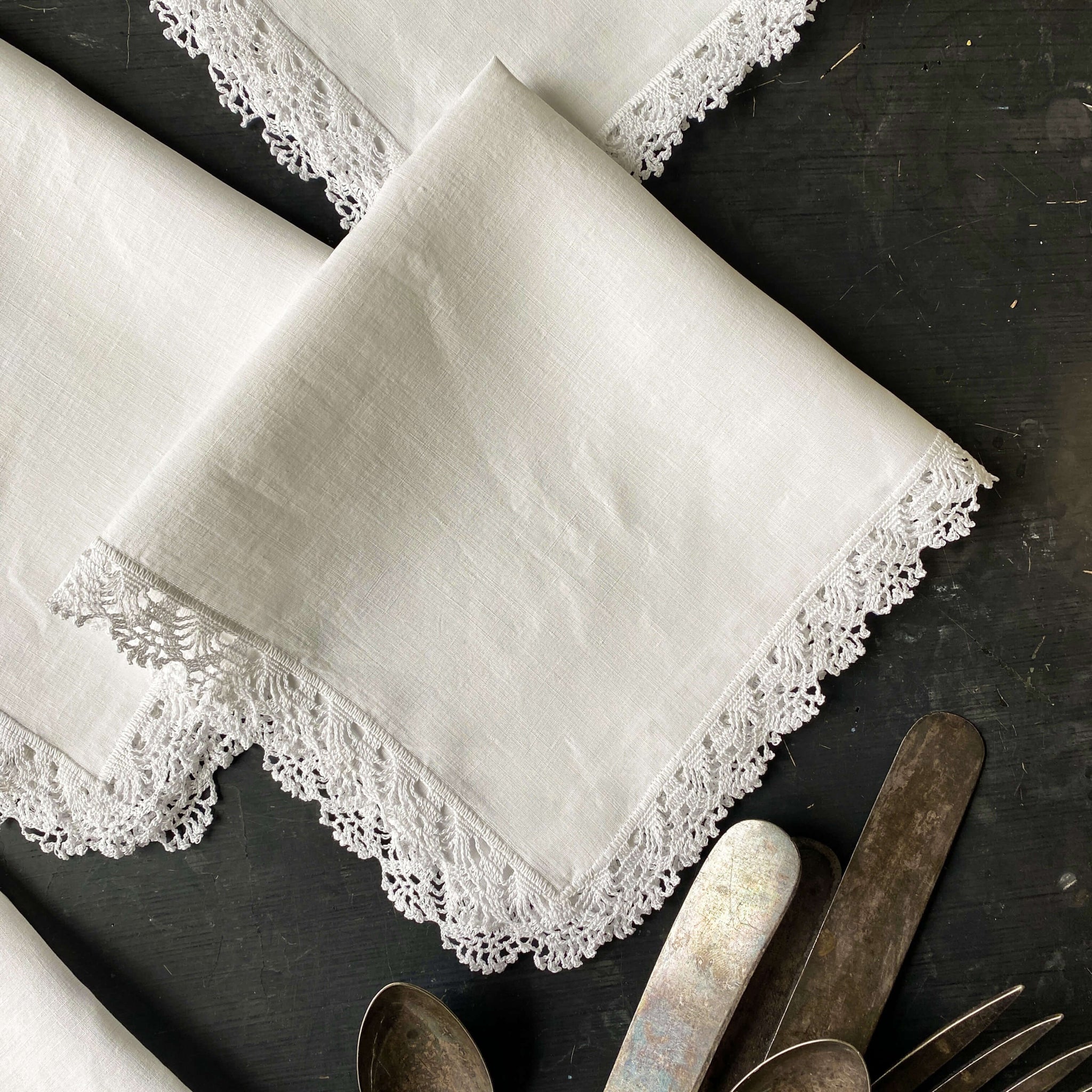 Vintage White Linen Napkins with Crocheted Lace Edge - Set of 8 - 13x13 Hors D'oeuvres Size
